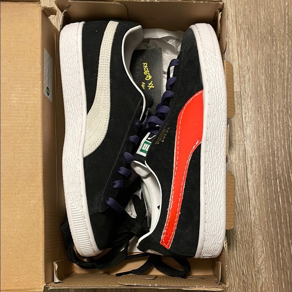 Puma Black and Red Classic XXI